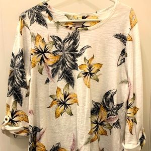 Chico’s Hawaiian Floral Shirt Crew Neck roll up sleeves cotton size 2